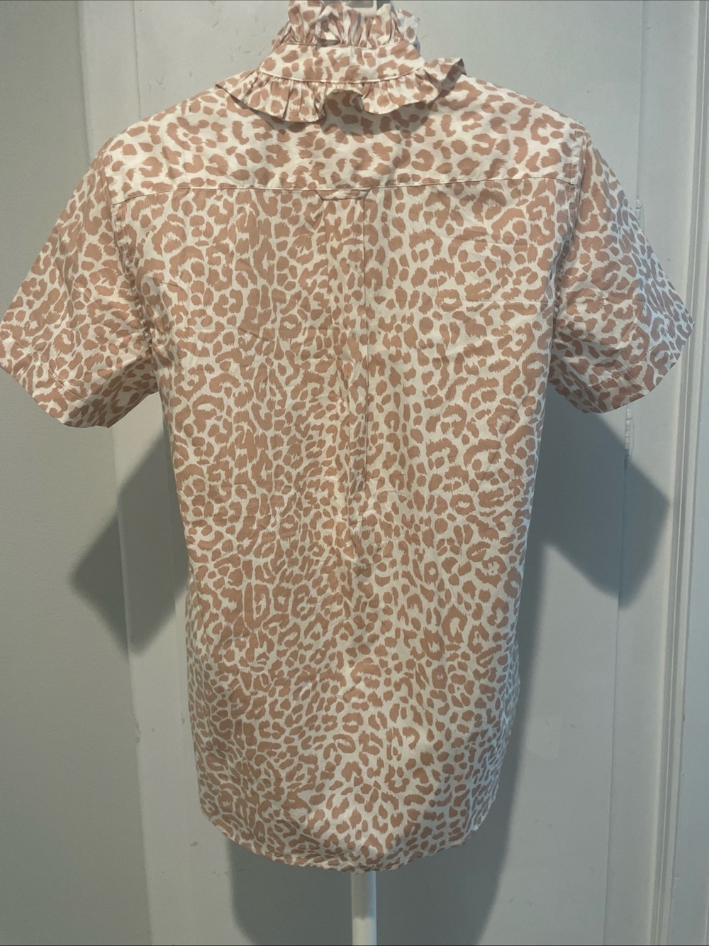 NWOT J. Crew Classic Ruffled  Leopard Print Button-Up Blouse Size S - Picture 2 of 13